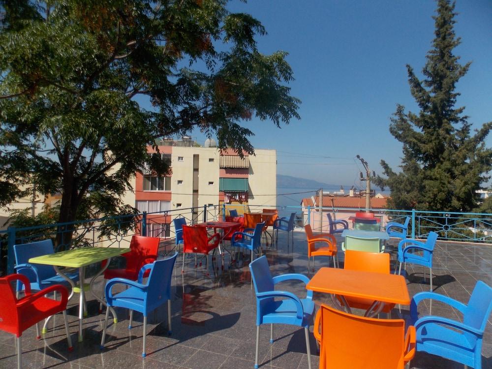 Blue Residence Sarandë Buitenkant foto
