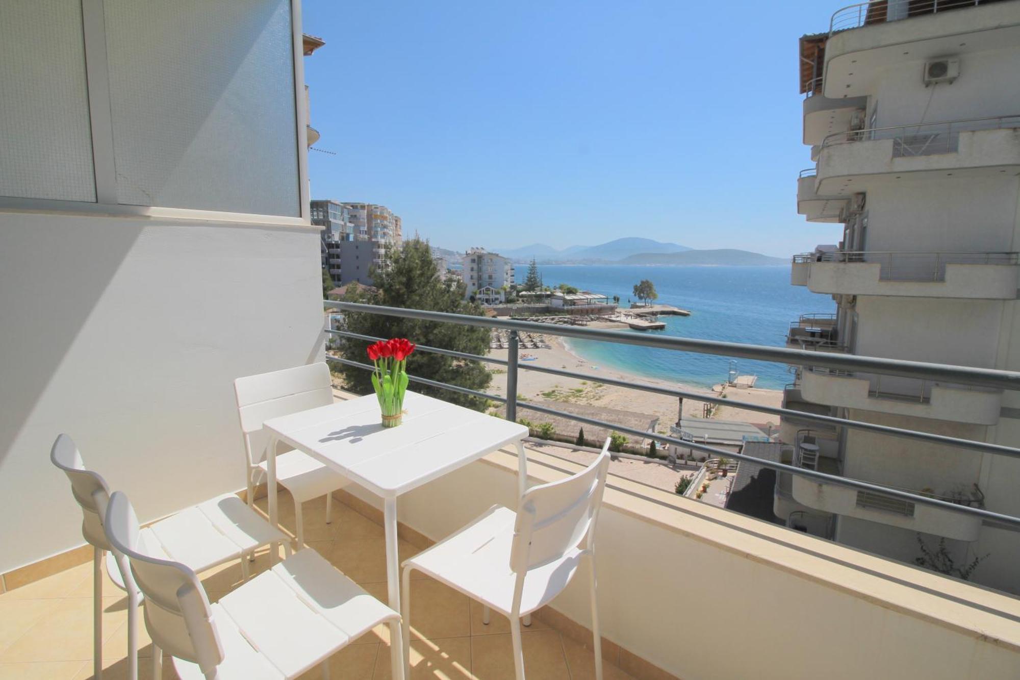 Blue Residence Sarandë Buitenkant foto
