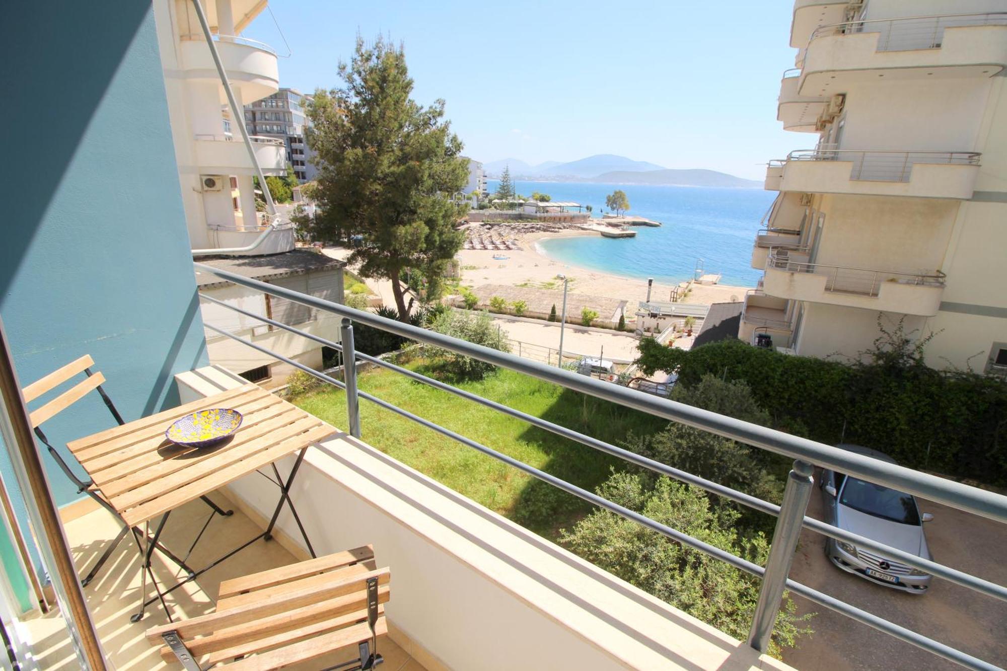 Blue Residence Sarandë Buitenkant foto