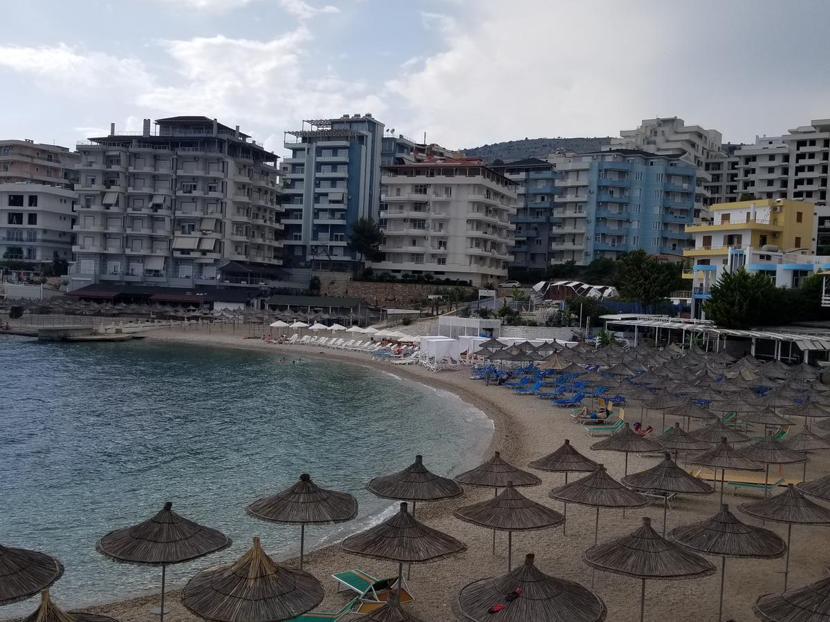 Blue Residence Sarandë Buitenkant foto