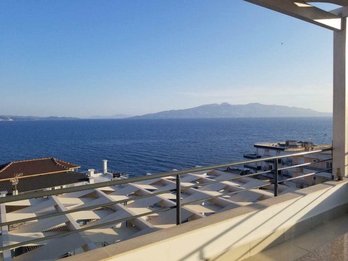 Blue Residence Sarandë Buitenkant foto